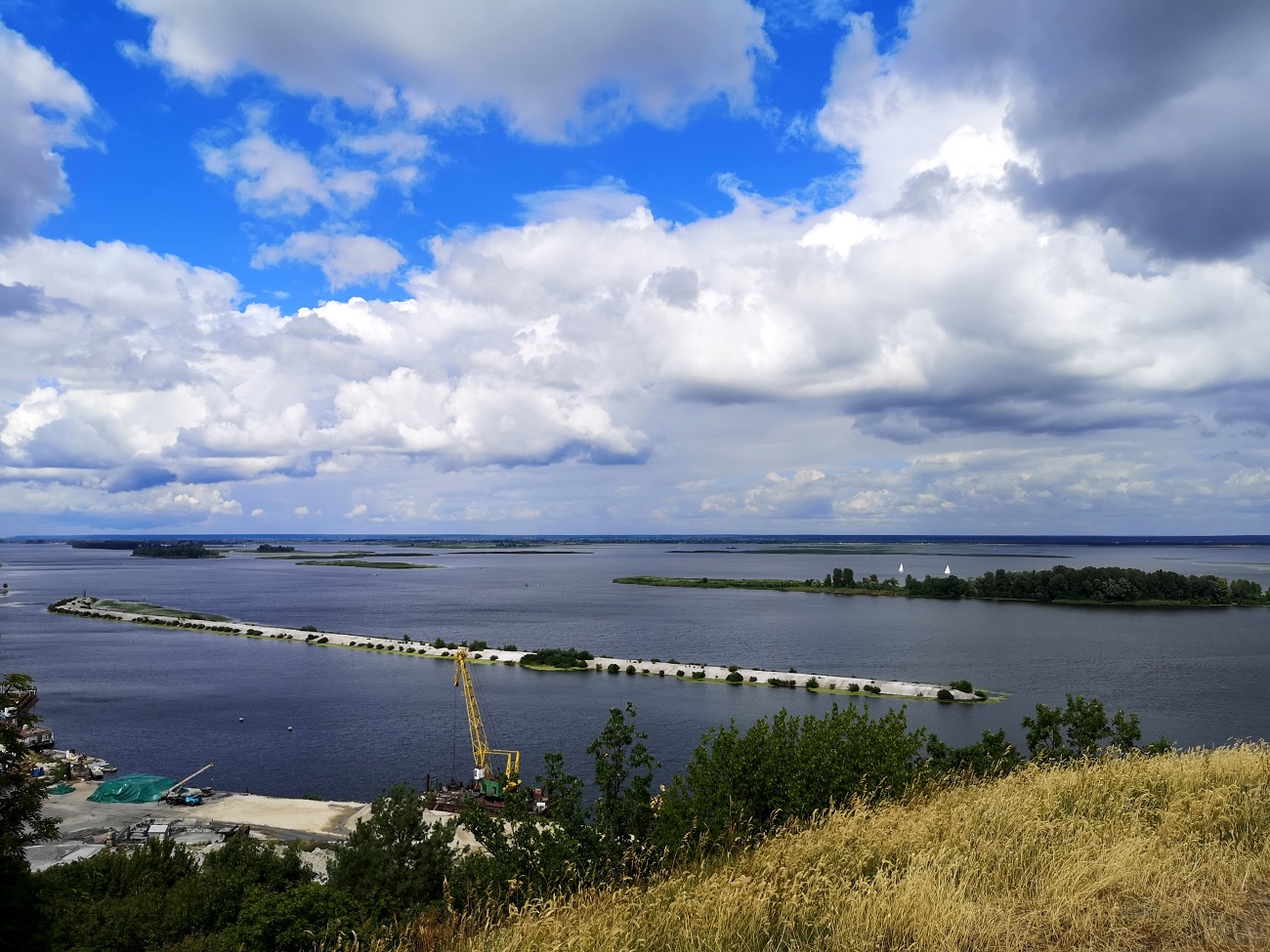 Найкращі види на Дніпро. Чотири місця для споглядання природи неподалік від столиці: готовий маршрут